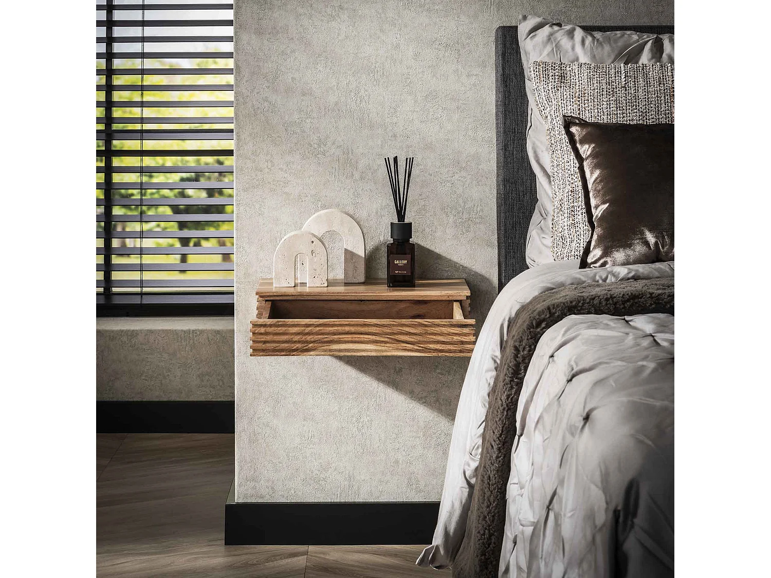 Tables de chevet 2 niveaux en acacia massif naturel (40 cm de large)