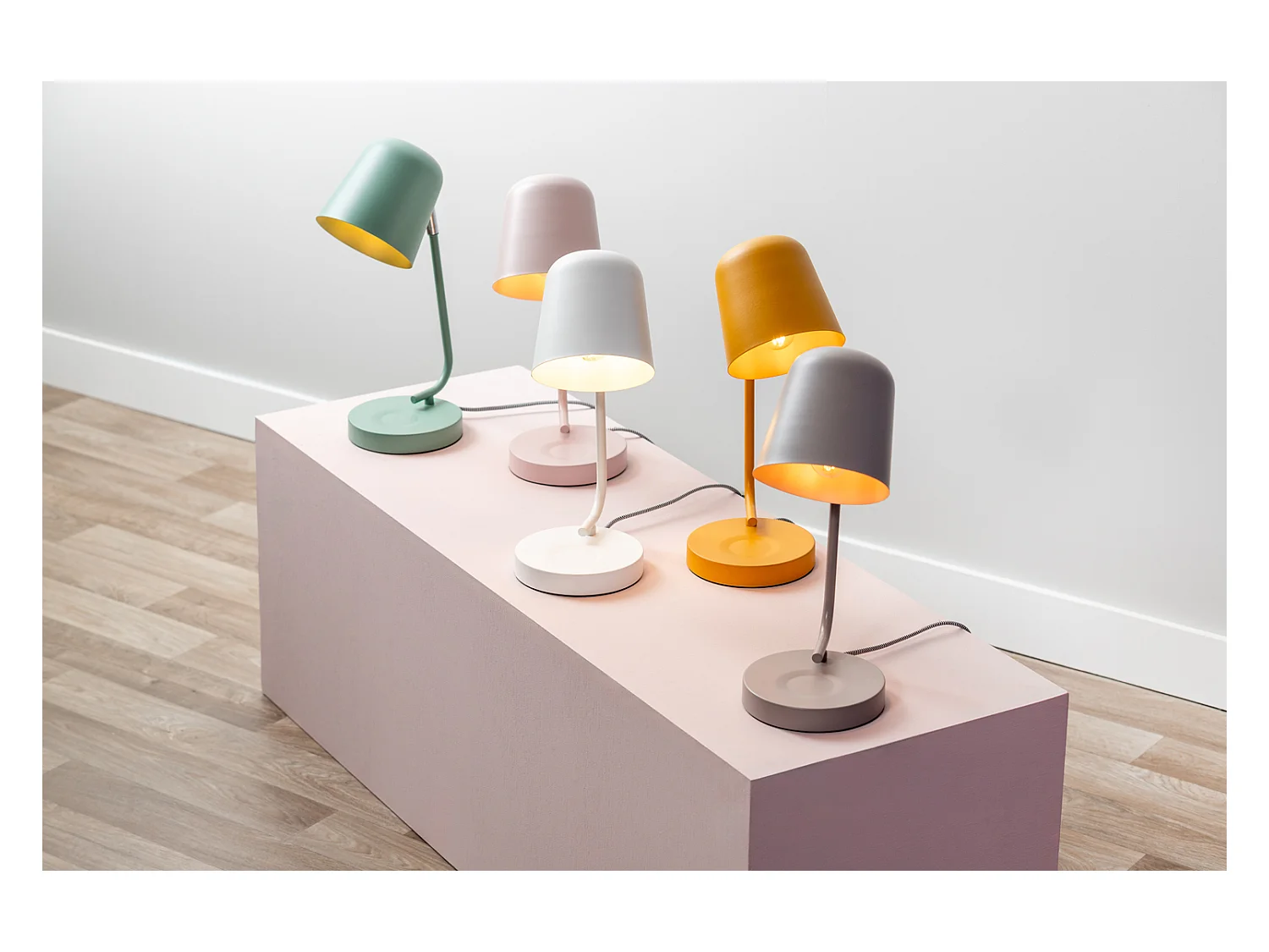 Lampe de table Encantar - Rose tendre