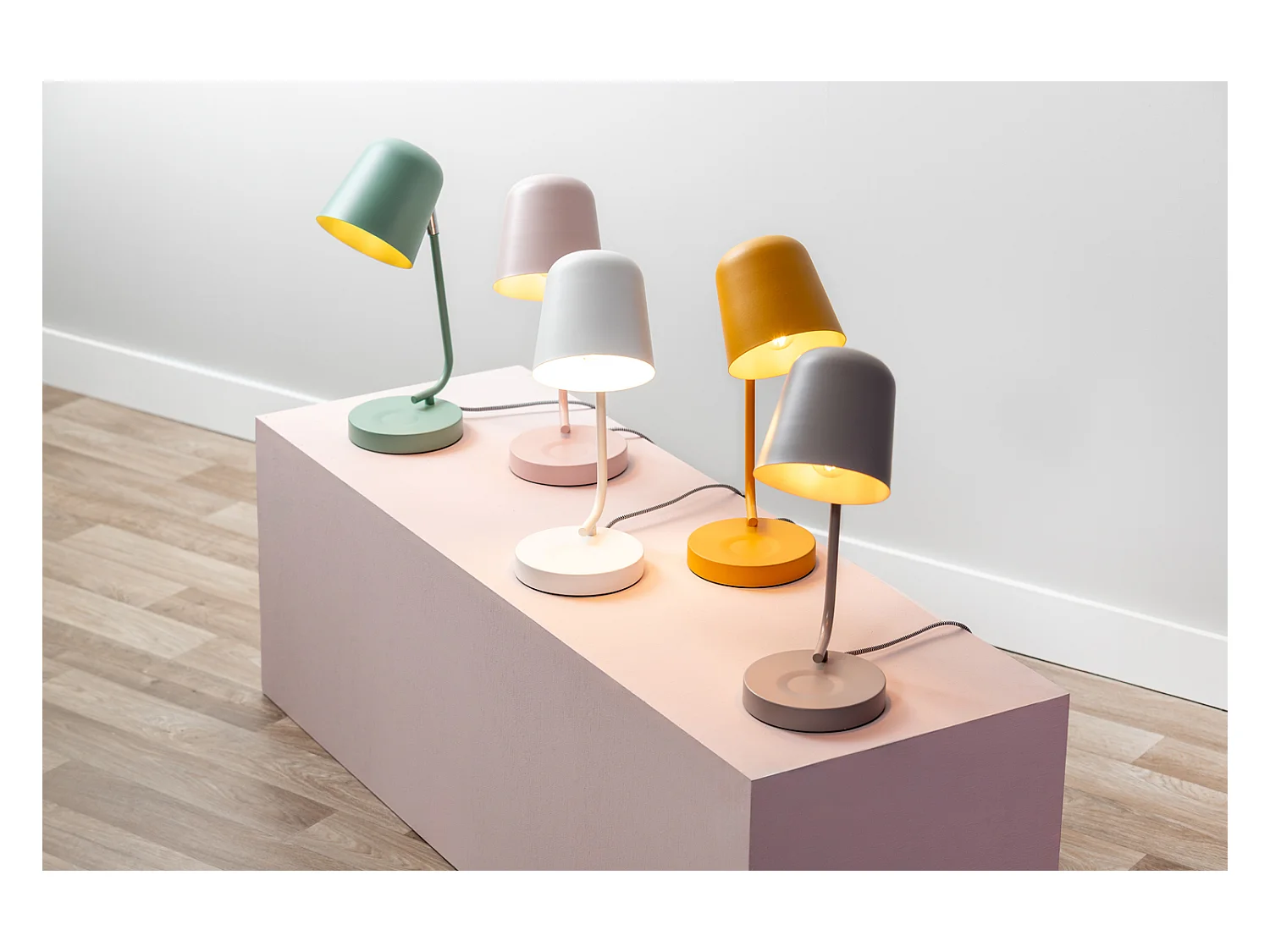 Lampe de table Encantar - Rose tendre