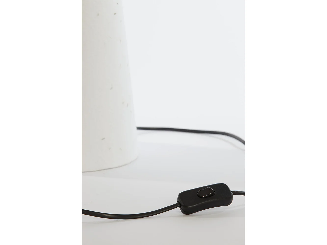 Lampe de table RAENI - Ø20x57,5cm - Blanc