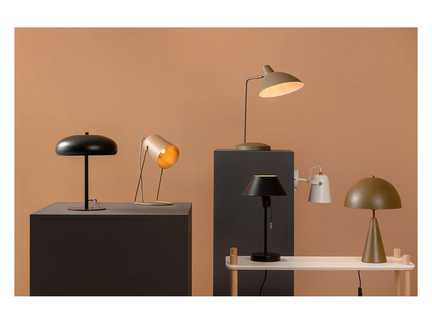 Lampa stołowa Casque - zieleń mchu