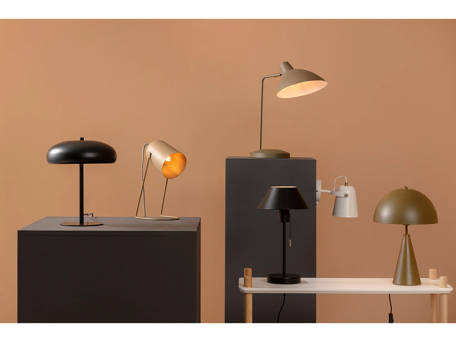 Lampa stołowa Casque - zieleń mchu