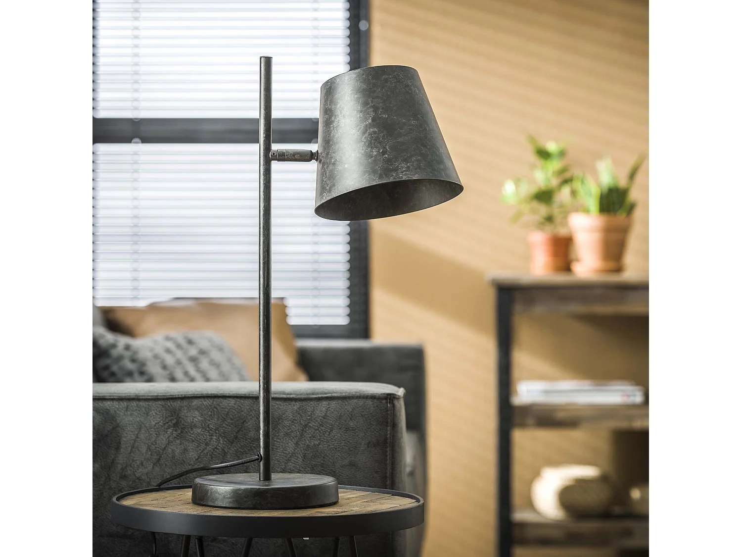 Tafellamp Industrieel - 1 Lamp - Verstelbare Metalen Kap