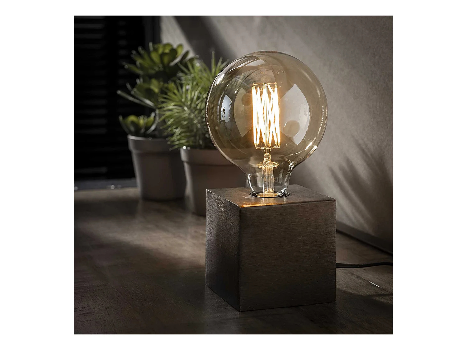 Lampe de table Block - Nickel noir - Industriel - 10x10x10