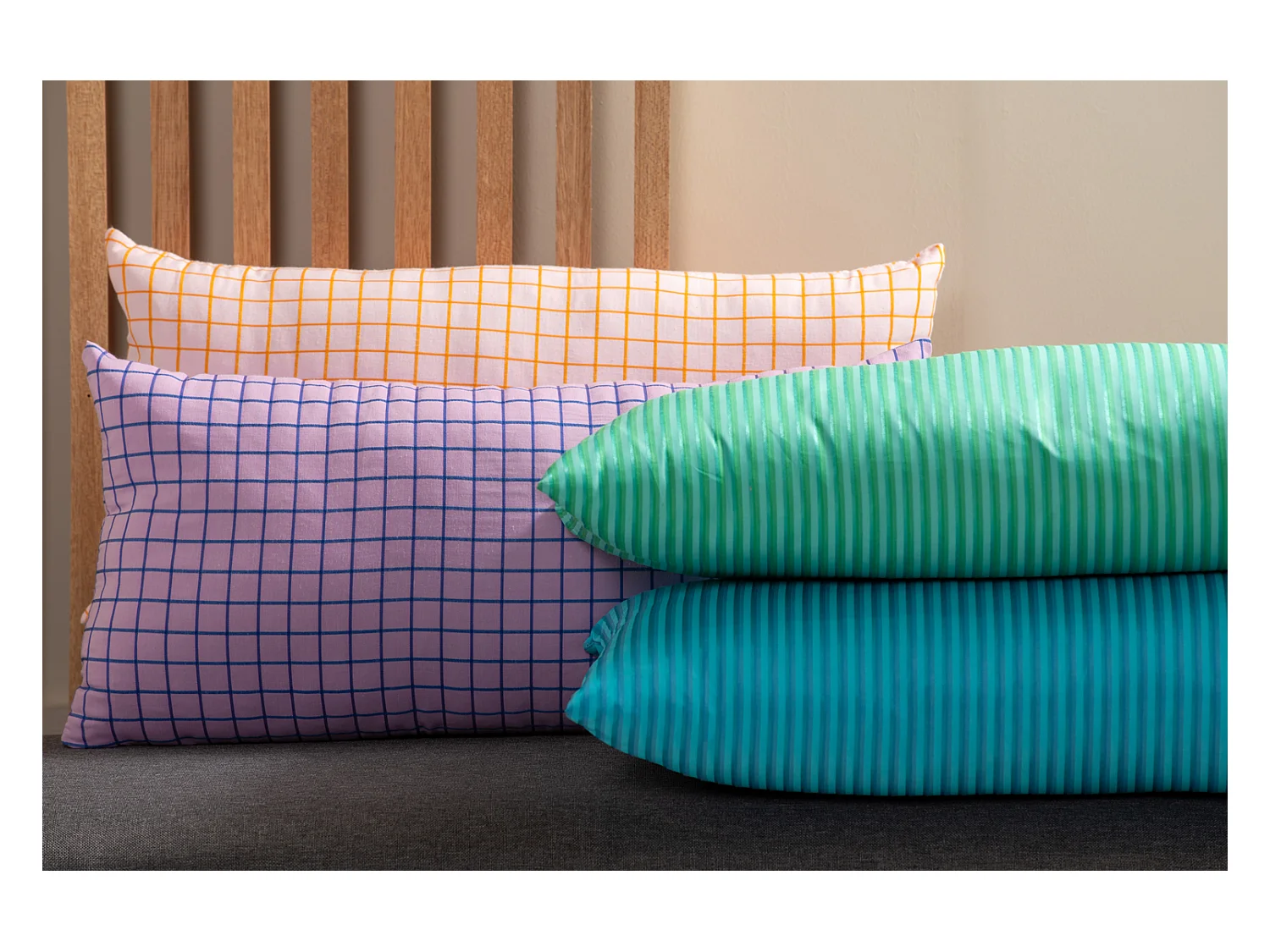 Coussin rectangulaire Cuadro - Violet doux et bleu foncé