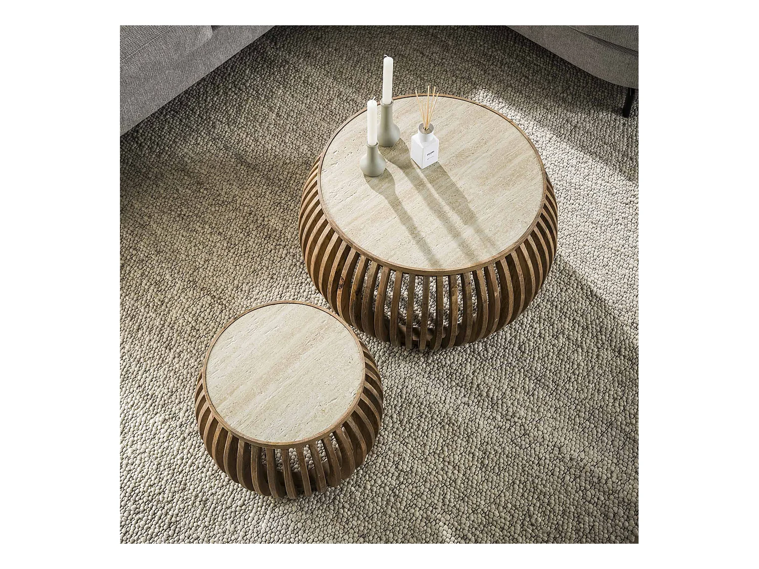 Ensemble de 2 tables basses Curve Nuovo Travertin - Mangue massif couleur sable