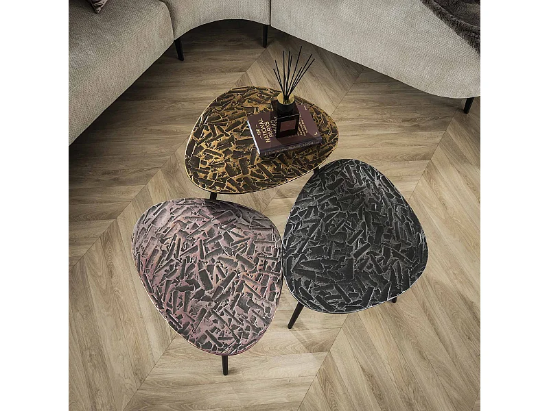 Table basse triangulaire patinée - Lot de 3