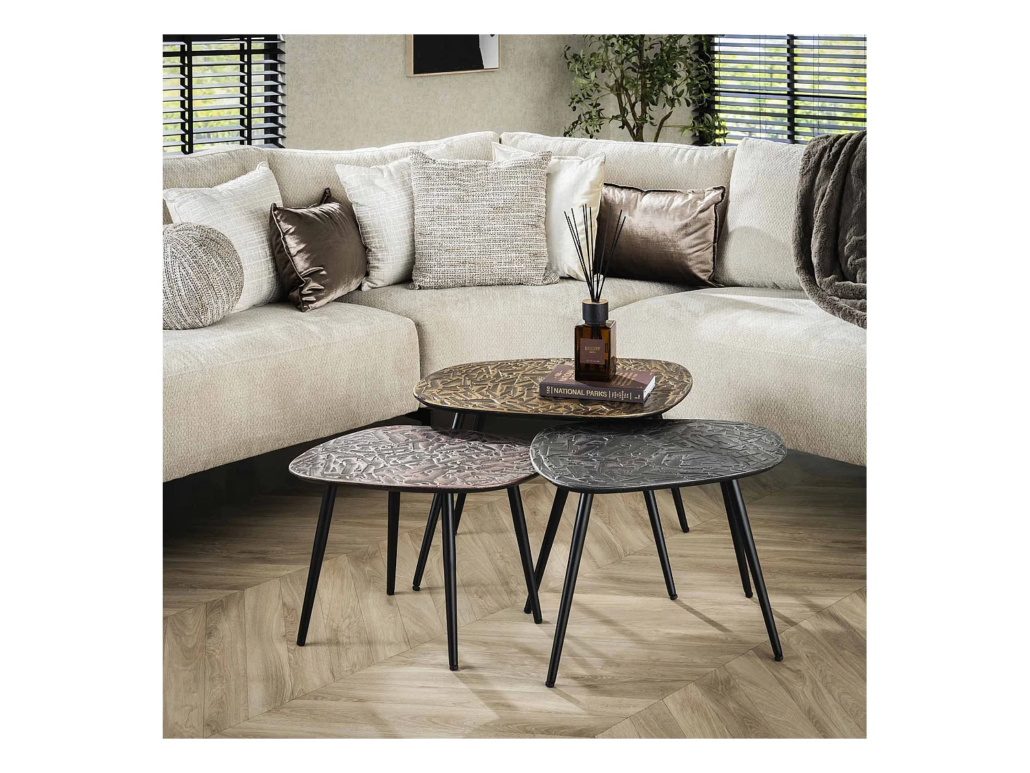 Table basse carrée patinée - Lot de 3