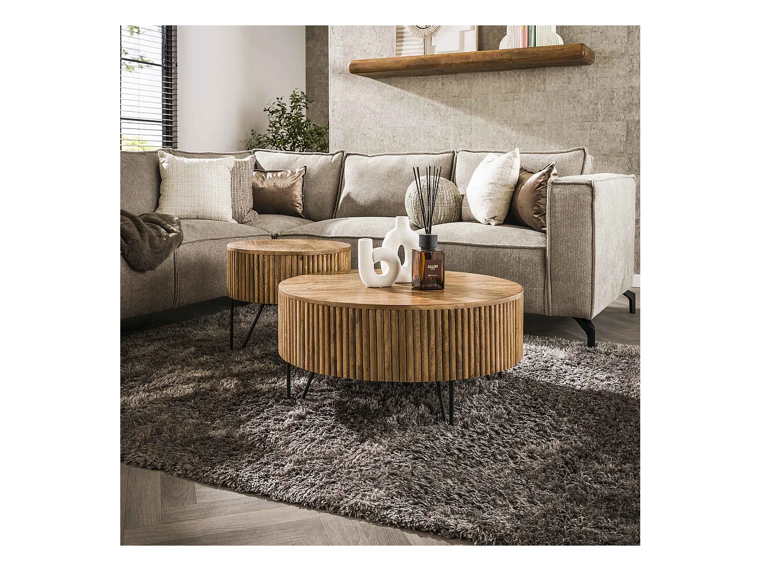 Table basse ronde Wave - Mangue massif couleur sable - Lot de 2