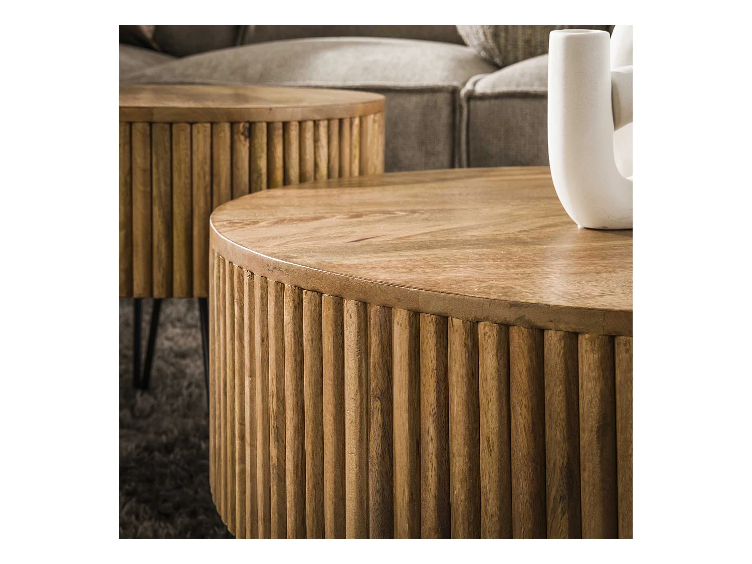 Table basse ronde Wave - Mangue massif couleur sable - Lot de 2