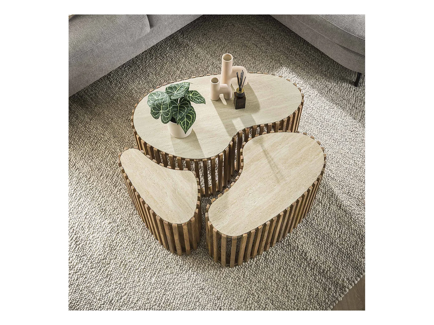 Ensemble de 3 tables basses en travertin Nuovo en forme de rein, couleur sable mangue massif