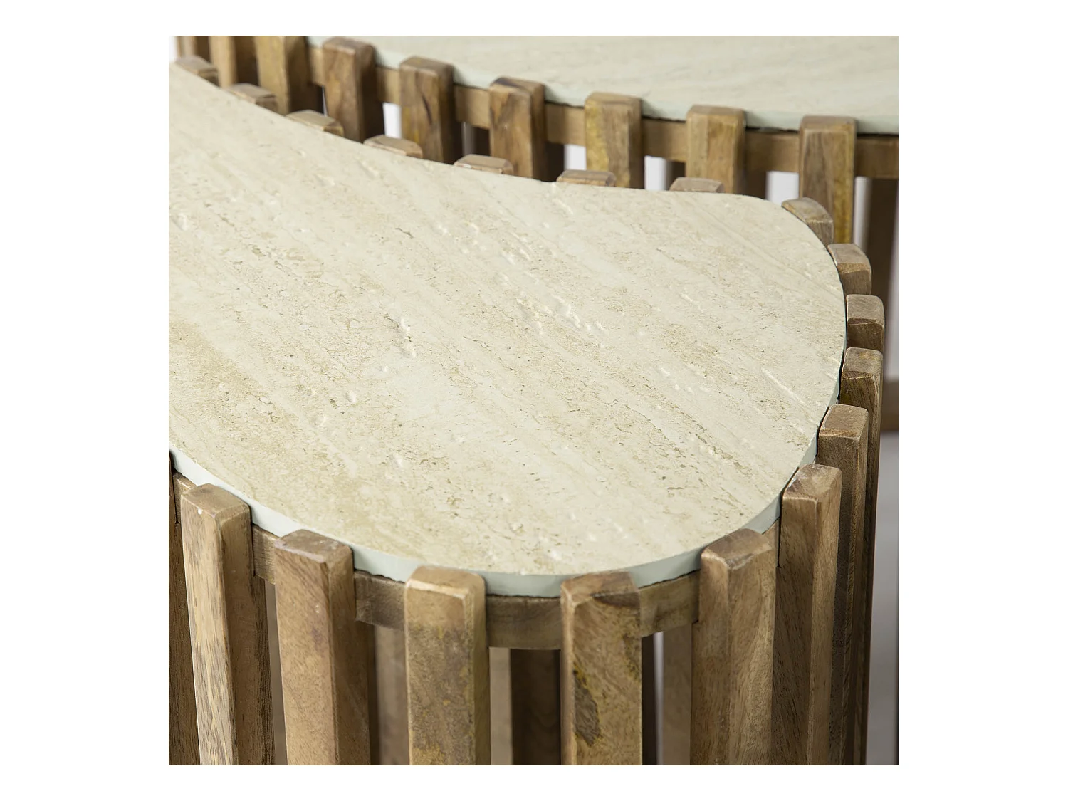 Ensemble de 3 tables basses en travertin Nuovo en forme de rein, couleur sable mangue massif