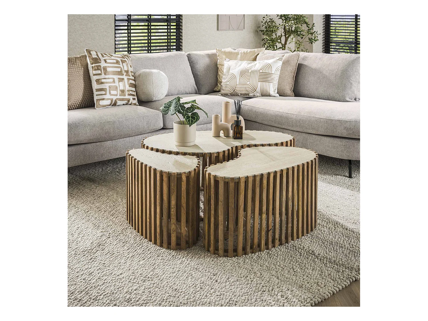 Ensemble de 3 tables basses en travertin Nuovo en forme de rein, couleur sable mangue massif