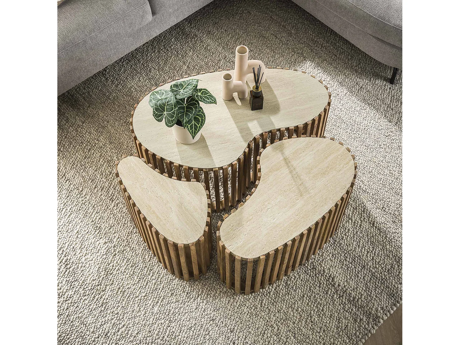 Ensemble de 3 tables basses en travertin Nuovo en forme de rein, couleur sable mangue massif