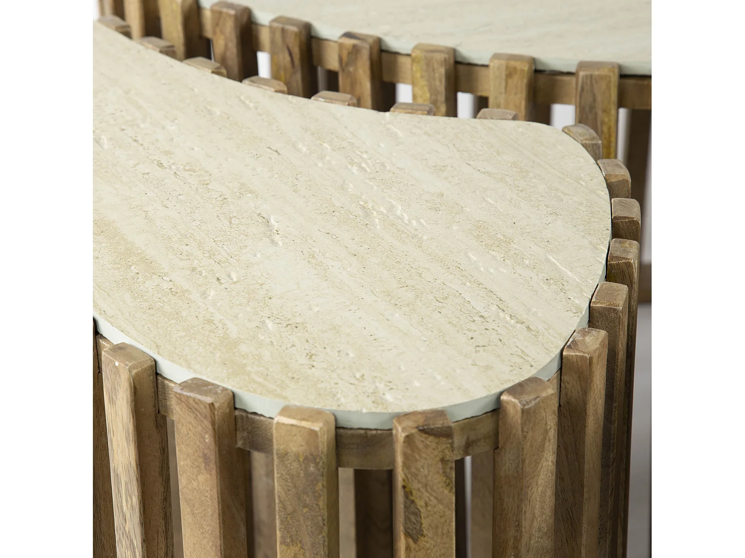 Ensemble de 3 tables basses en travertin Nuovo en forme de rein, couleur sable mangue massif