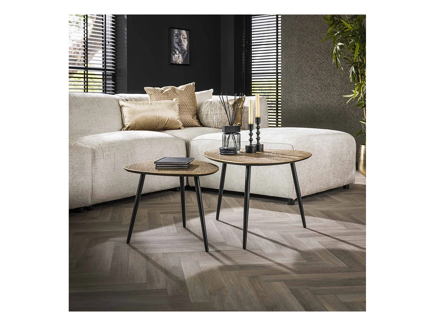 Lot de 2 tables basses triangulaires métalliques - 59 x 80 x 43 cm - Bronze antique