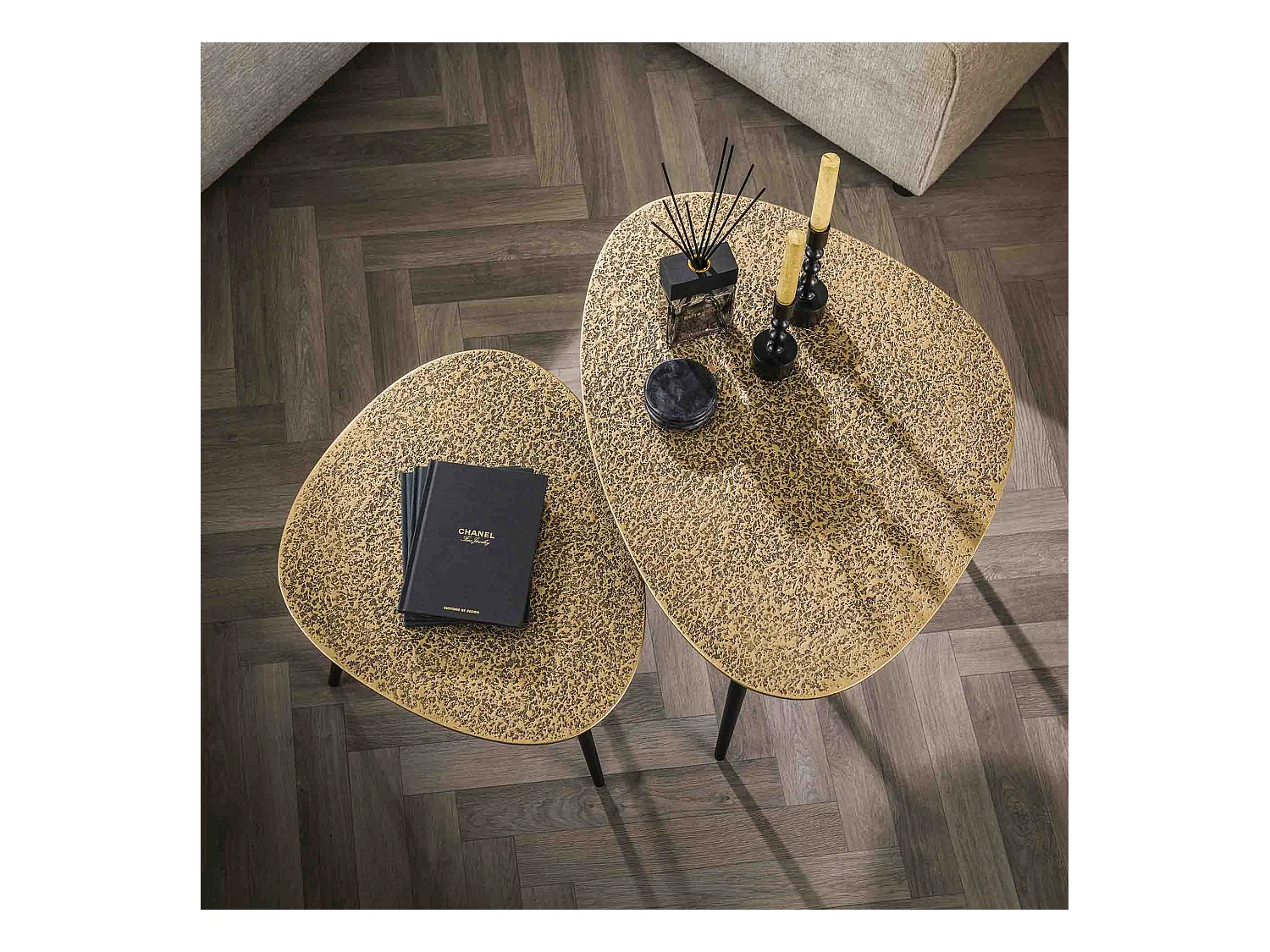 Lot de 2 tables basses triangulaires métalliques - 59 x 80 x 43 cm - Bronze antique