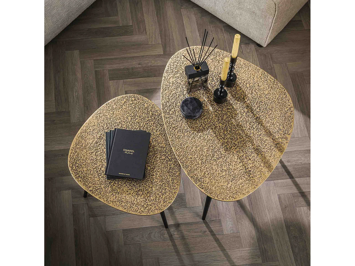 Lot de 2 tables basses triangulaires métalliques - 59 x 80 x 43 cm - Bronze antique