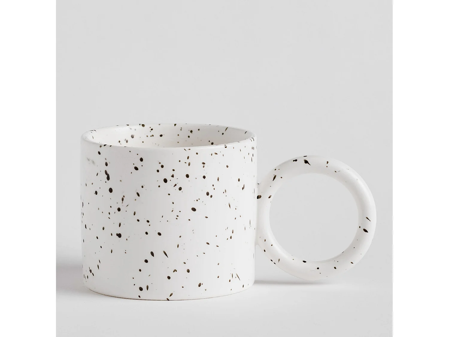 Tasse Finley noir moyen 8 x 9 x 15.5