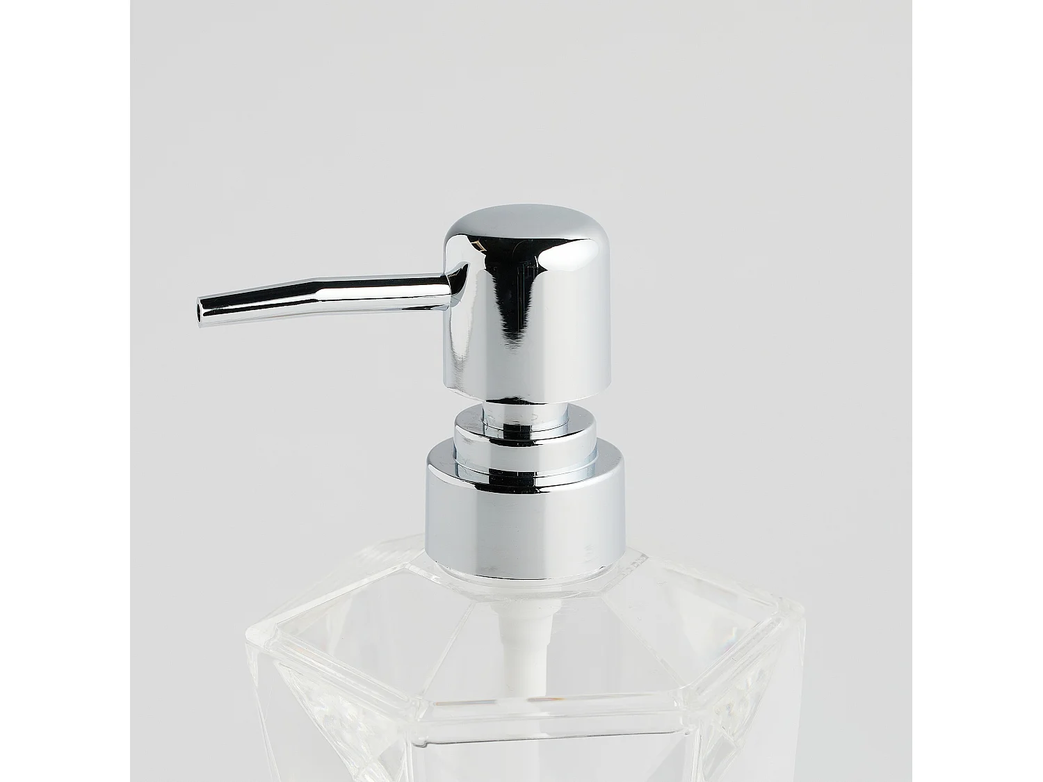 Distributeur de savon Bright moyennement transparent 17x9.2