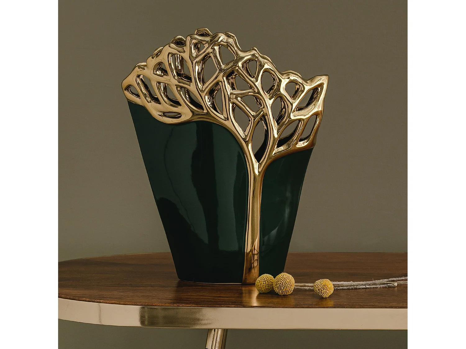 Oaktree Grüne Drachenvase: Elegante Steingut-Optik