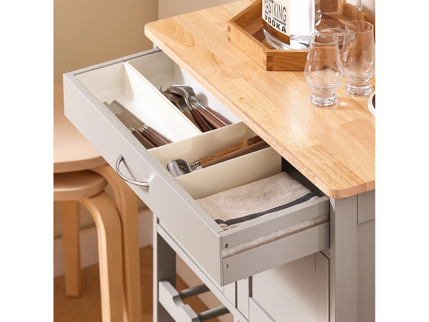 SoBuy FKW45-KA - Chariot de cuisine avec tiroir, portes et porte-bouteille L67cm x L37.5cm x ...