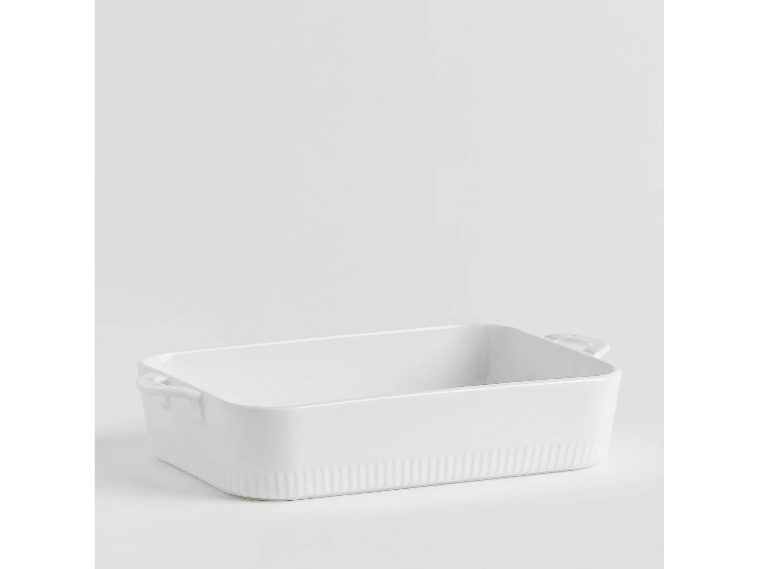 Elegante Paleo-Kasserolle in zeitlosem Weiß