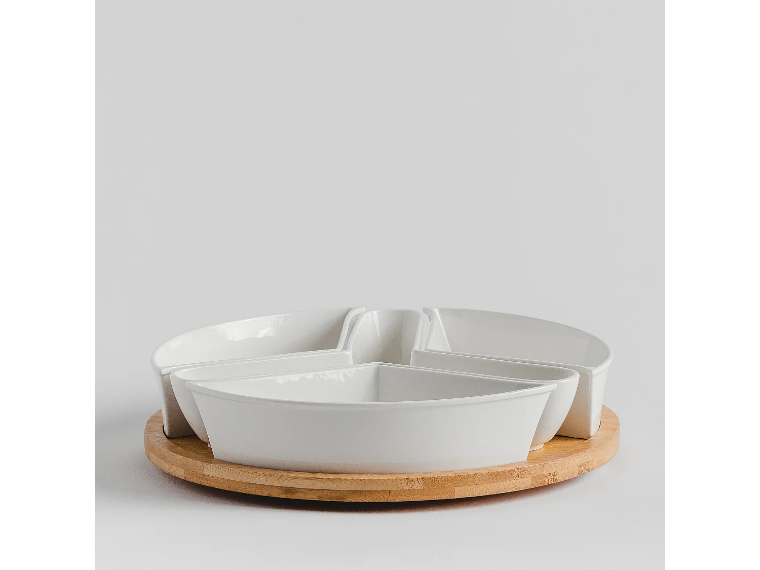 Porzellanschalen-Set mit Bambussockel, 4-teilig