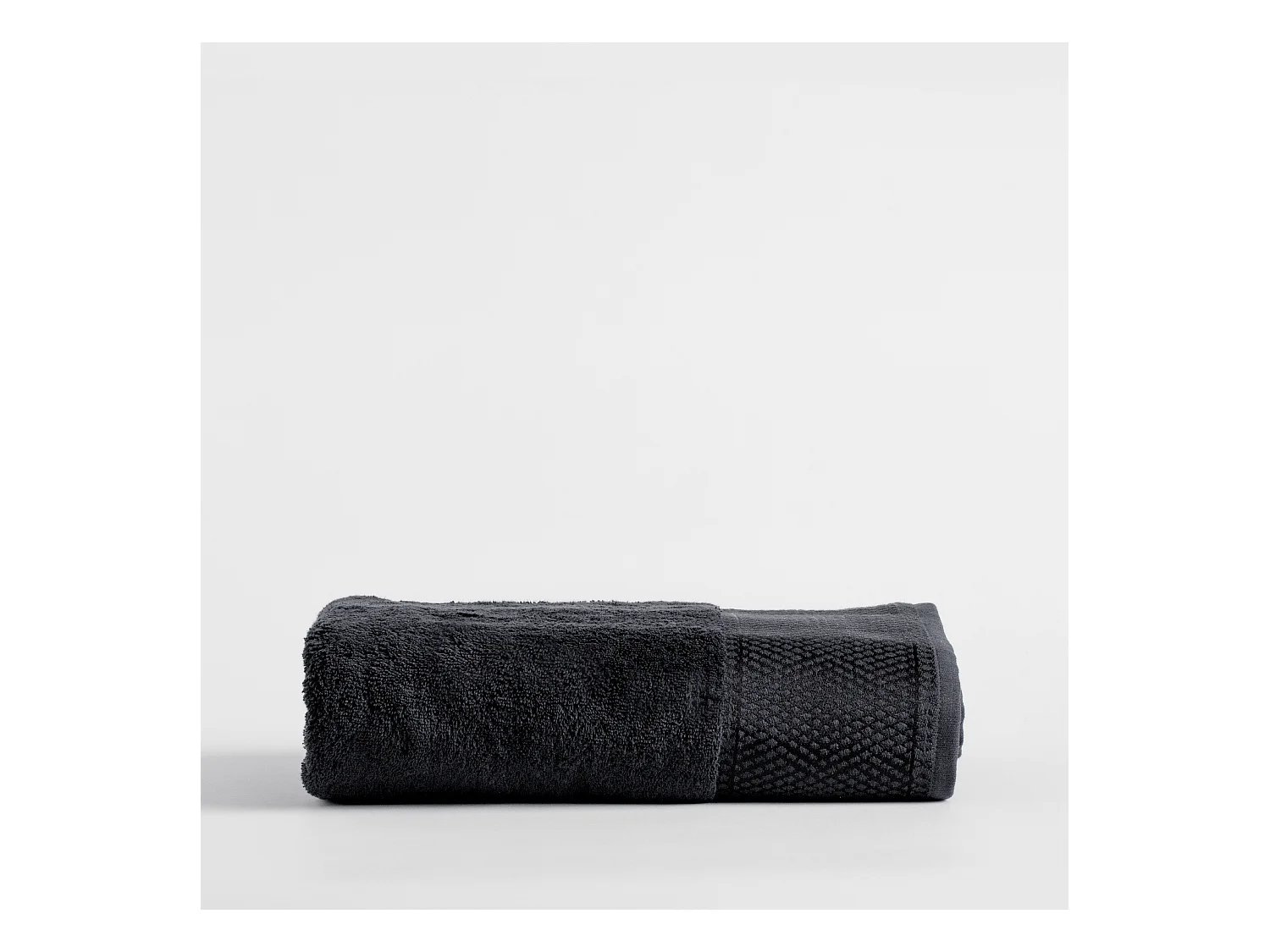 Serviette en coton égyptien Destello noir moyen 70 x 130