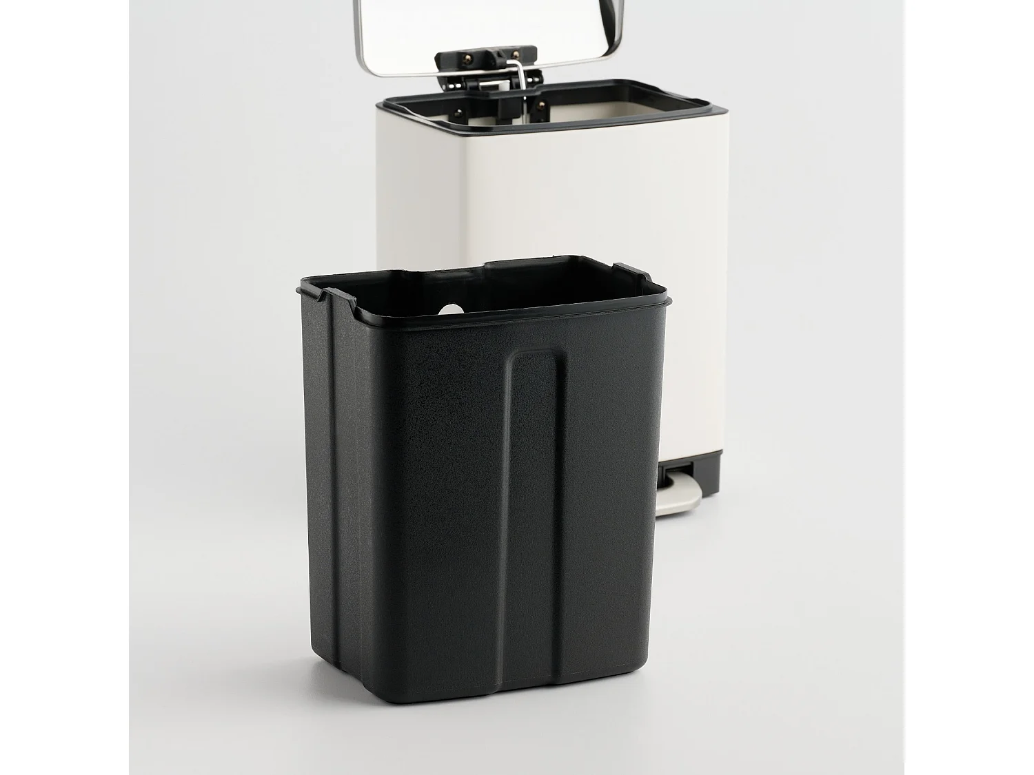 Abfallbehälter Bayan Mittelsilber 31.5 x 22 x 22.5