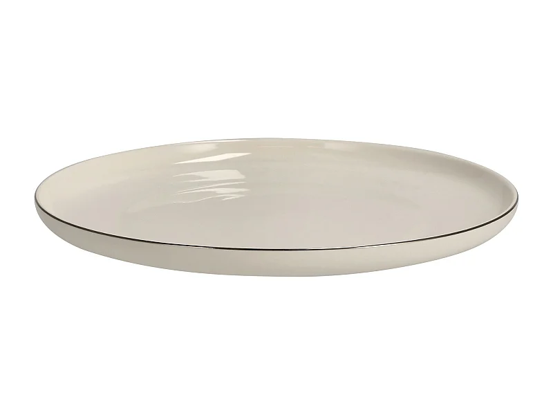 Eleganter Porzellanteller mit Silberrand