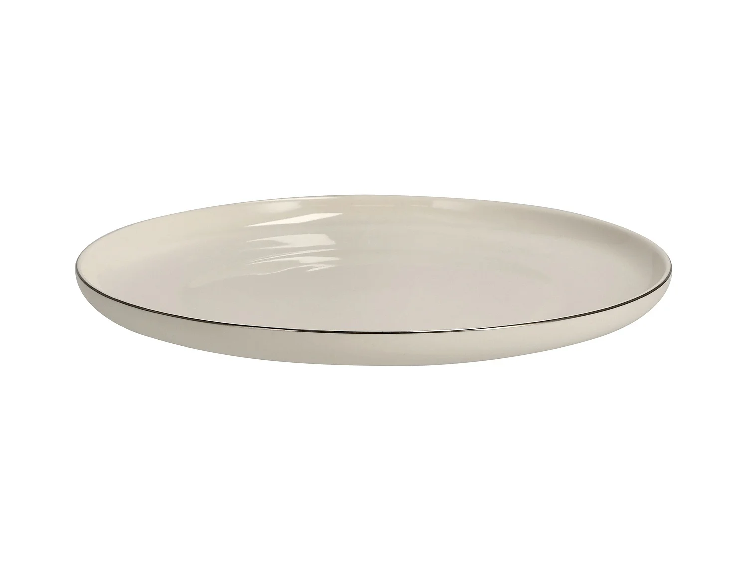 Eleganter Porzellanteller mit Silberrand