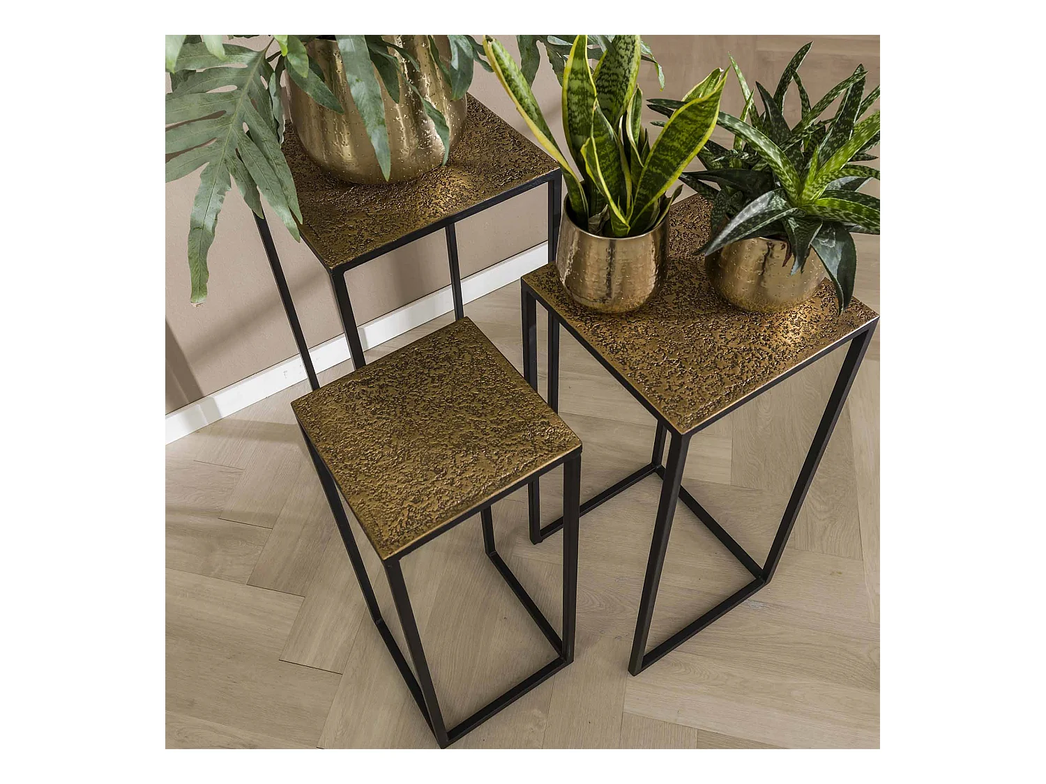 Lot de 3 colonnes à fleurs en fer métallique - Bronze antique