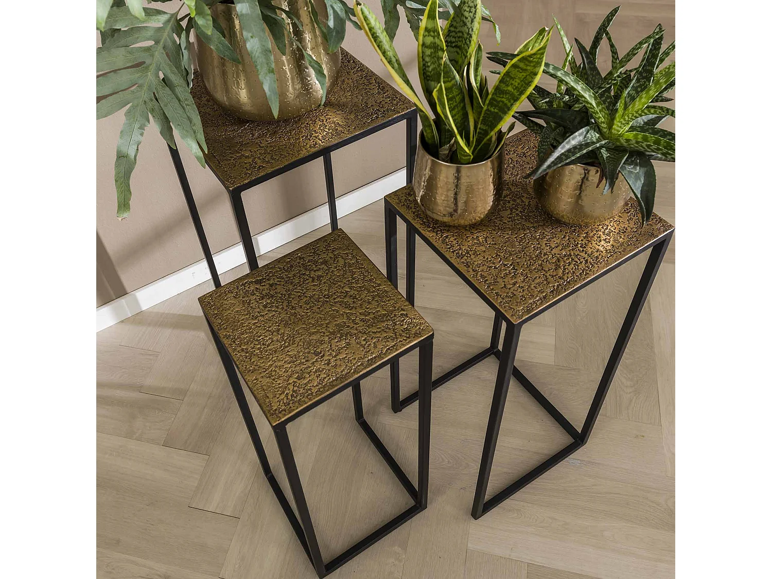 Lot de 3 colonnes à fleurs en fer métallique - Bronze antique