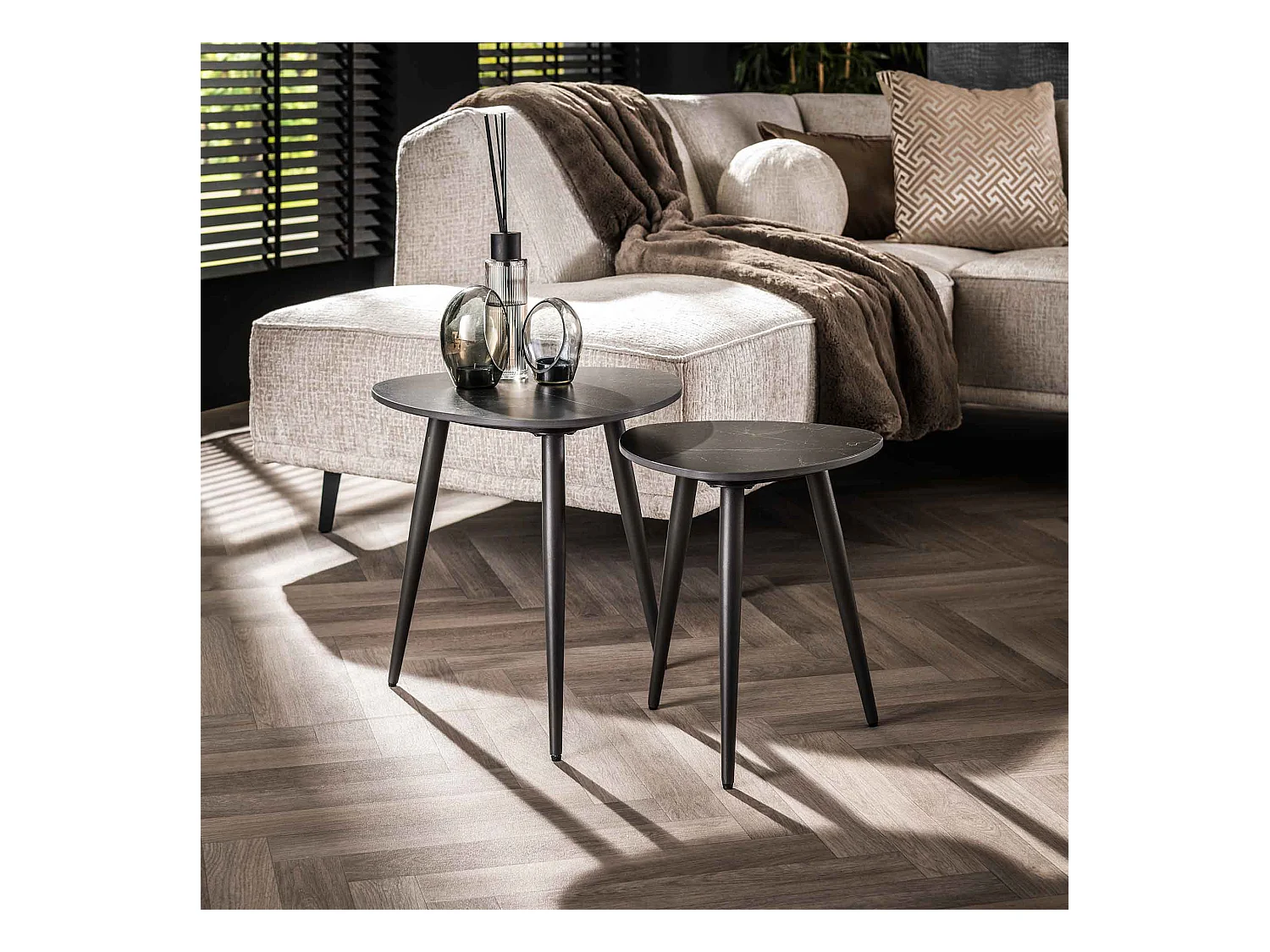 Ensemble de 2 tables d'appoint triangulaires en céramique - Noir naturel