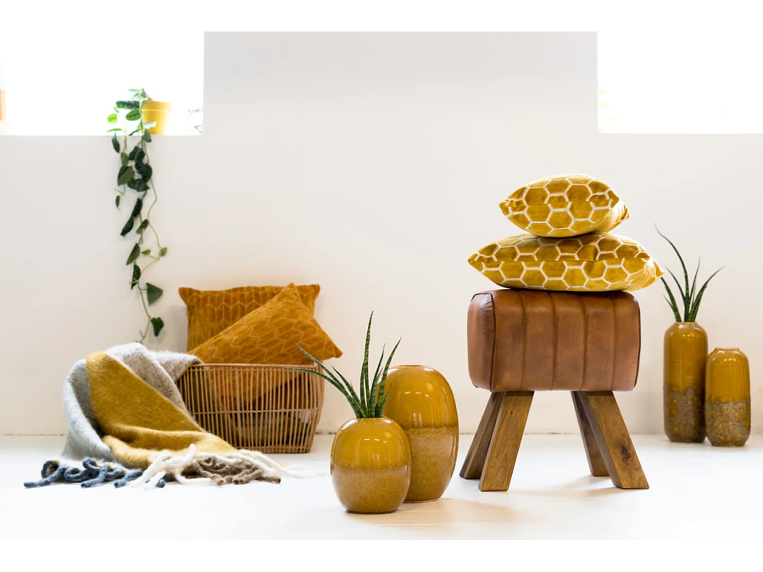 Tabouret RAMY - 40x31x46cm - Marron