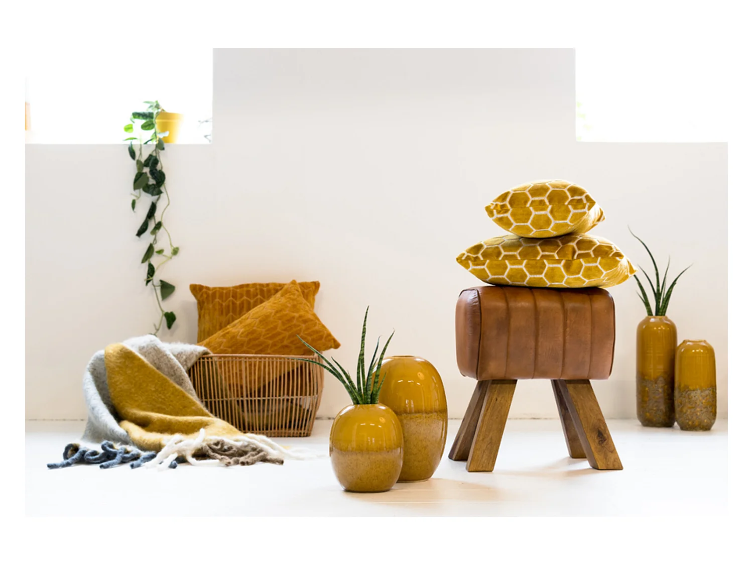 Kruk RAMY - 40x31x46cm - Bruin