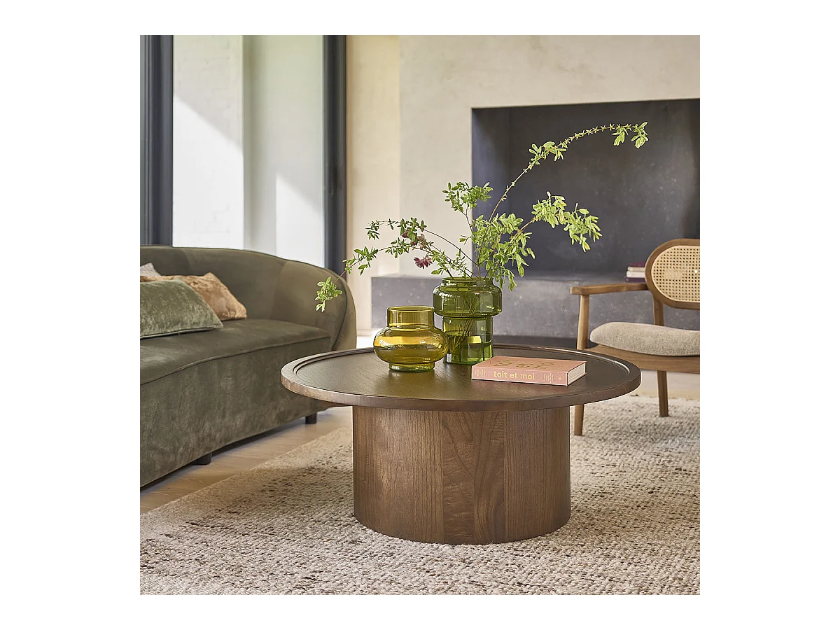 Table basse ronde en mindi massif finition noyer 100 cm