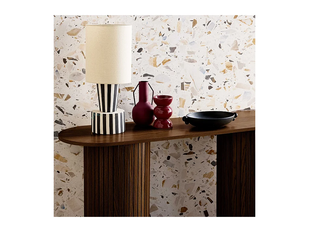 Console ovale scandinave décor bois rainuré. pieds ronds. couleur noyer. L 120 x P 35 x H 75cm