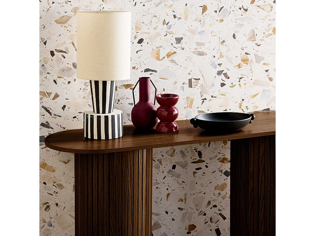 Console ovale scandinave décor bois rainuré. pieds ronds. couleur noyer. L 120 x P 35 x H 75cm