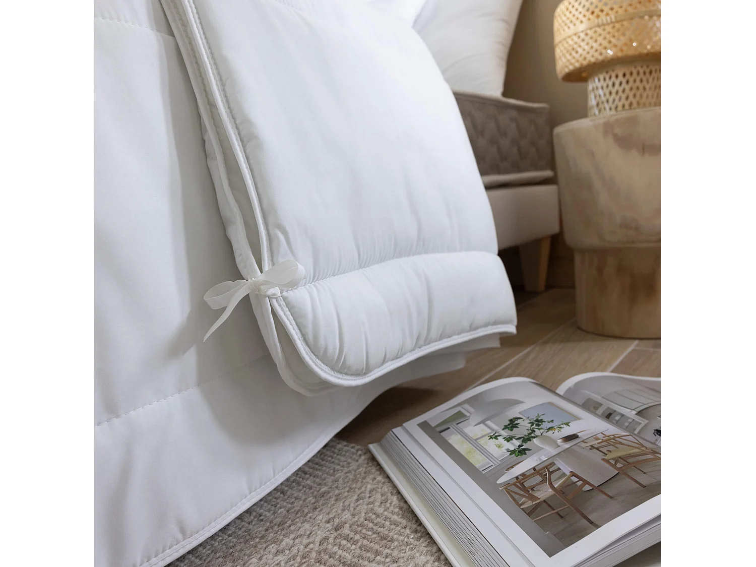 Pack couette 4 saisons et oreiller anti-acariens et anti-bactériens 240x220 cm