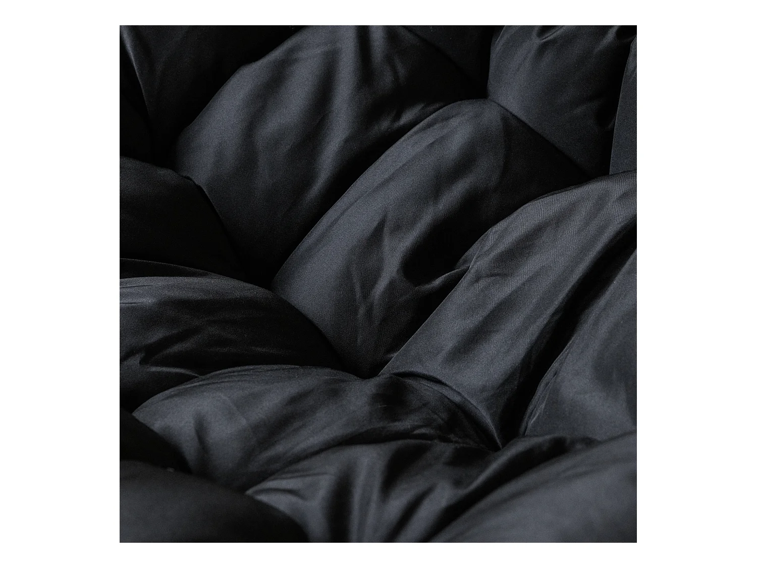 Fauteuil à bascule en rotin synthétique avec coussin noir CINTA - HAPPY GARDEN