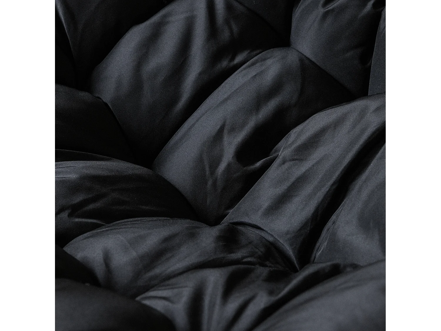 Fauteuil à bascule en rotin synthétique avec coussin noir CINTA - HAPPY GARDEN