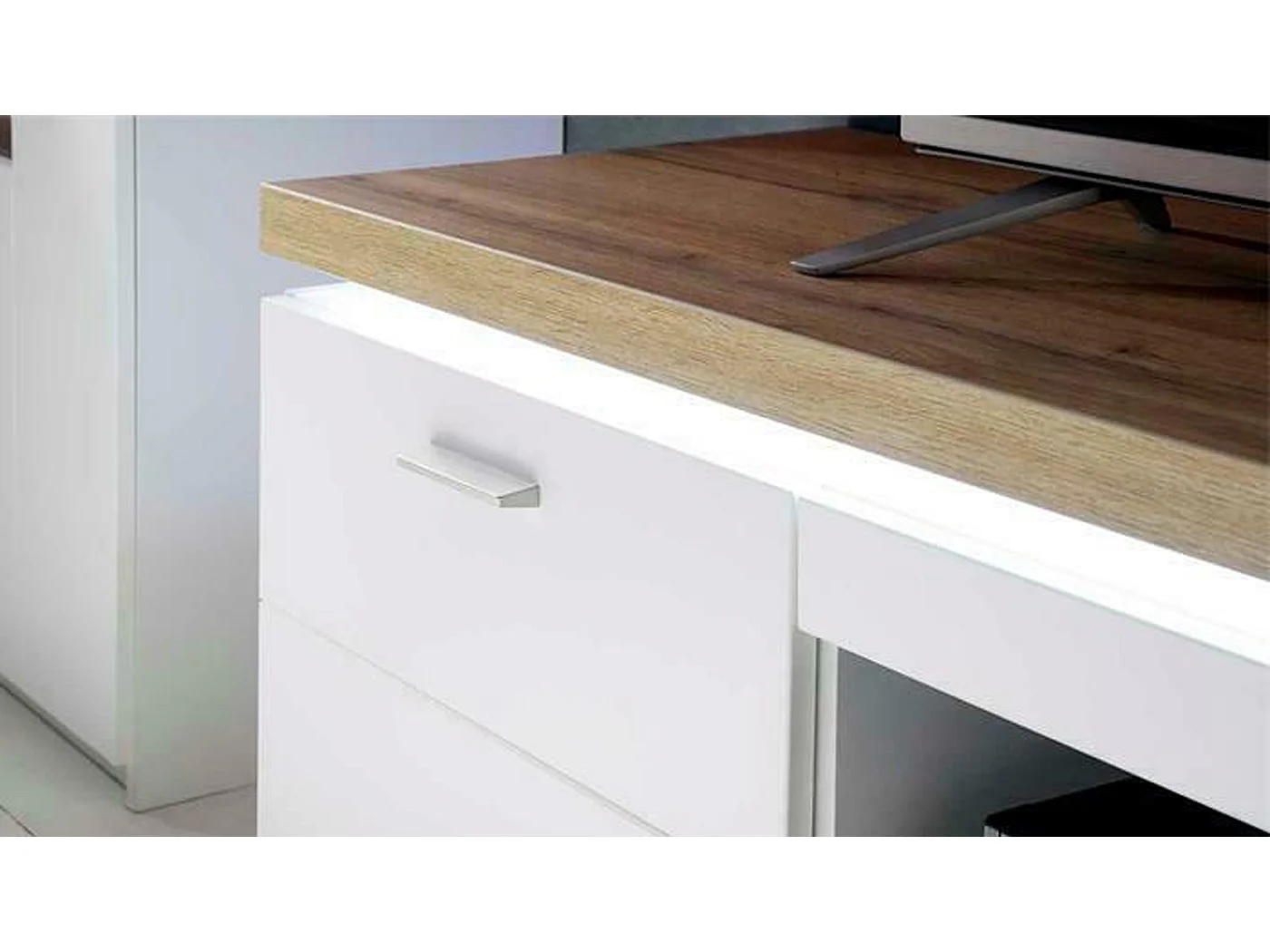 Meuble TV coloris blanc et chêne wotan - Longueur 156 x Hauteur 57 x Profondeur 44 cm