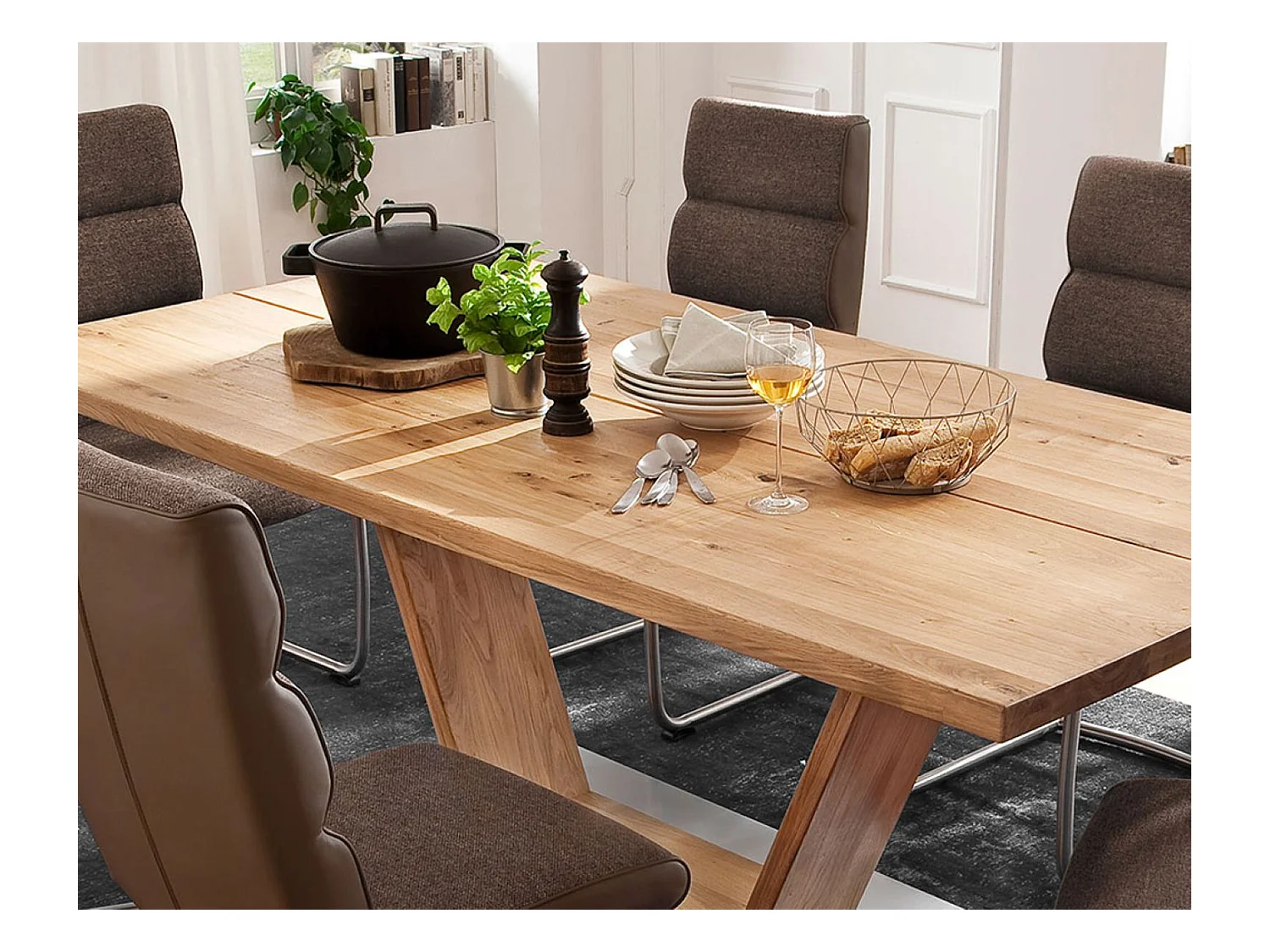 Table à manger en bois massif avec dessus en V - L.180 x H.77 x P.90 cm