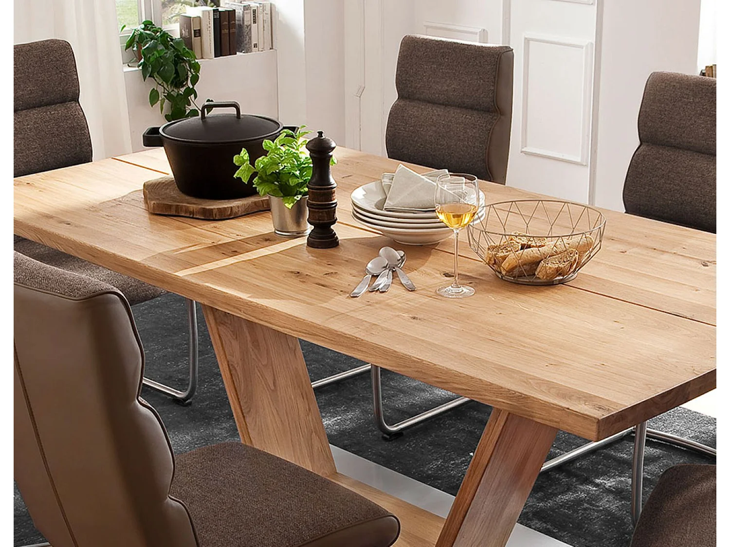 Table à manger en bois massif avec dessus en V - L.180 x H.77 x P.90 cm