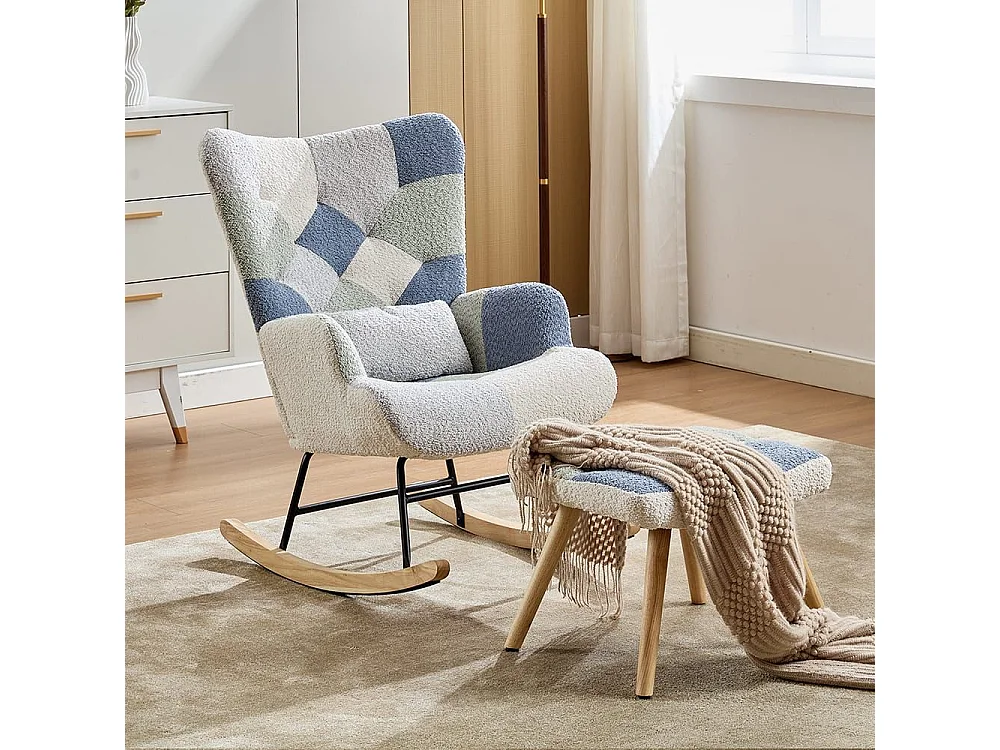 Moderne relaxfauteuil met schommelfunctie gestoffeerd met patchworkmotief integere voetsteun beige blauw