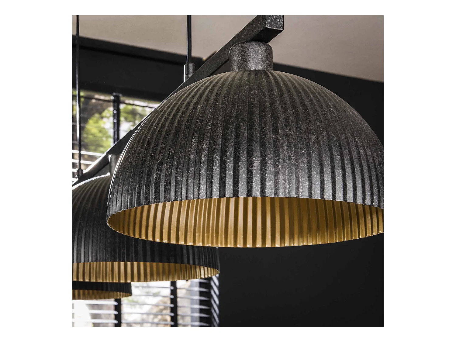 Pendelleuchte 3L Halbrunde Haube Rippe - Artic Black