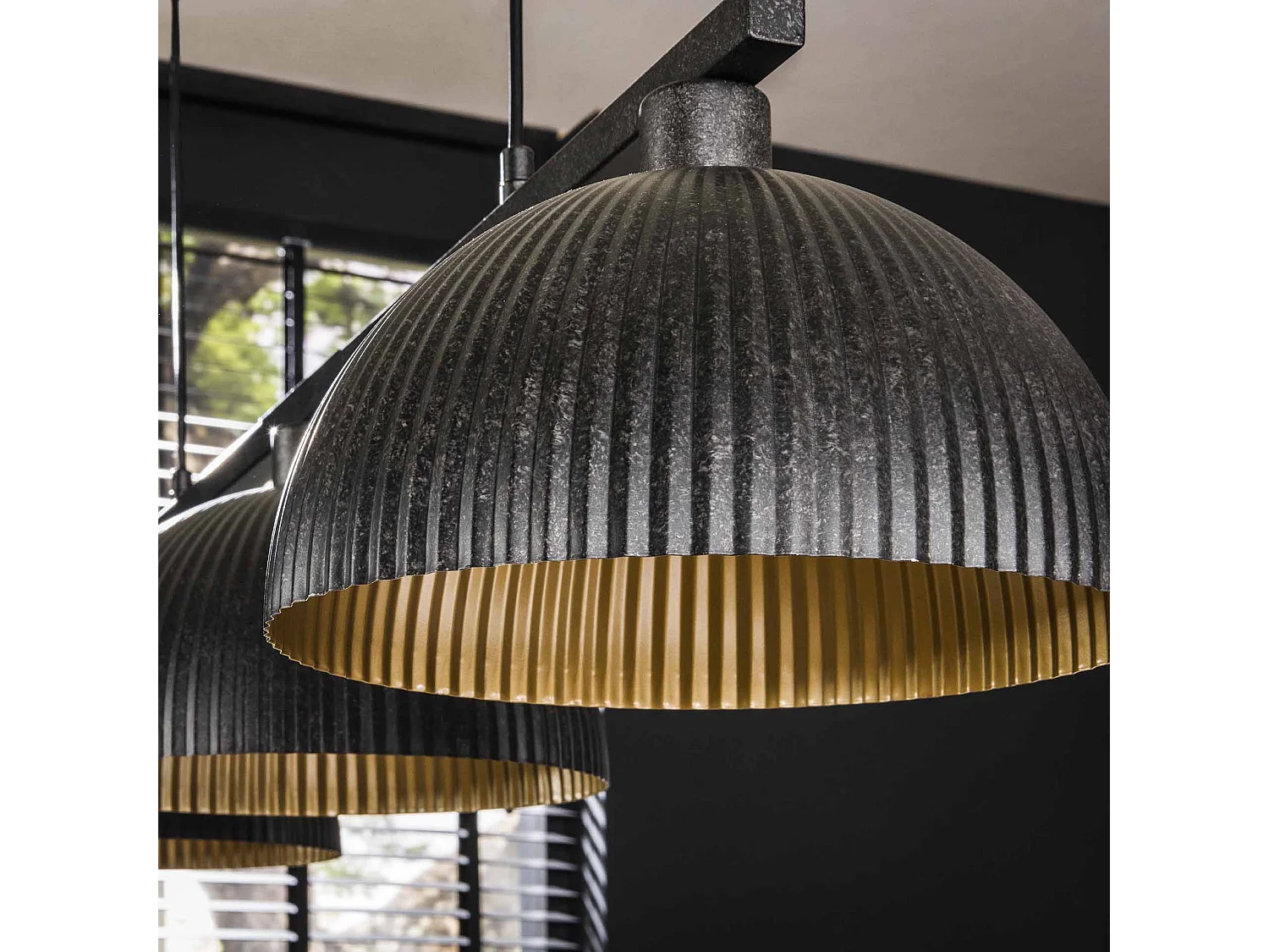 Suspension 3L Capot semi-circulaire côtelé - Noir Artic