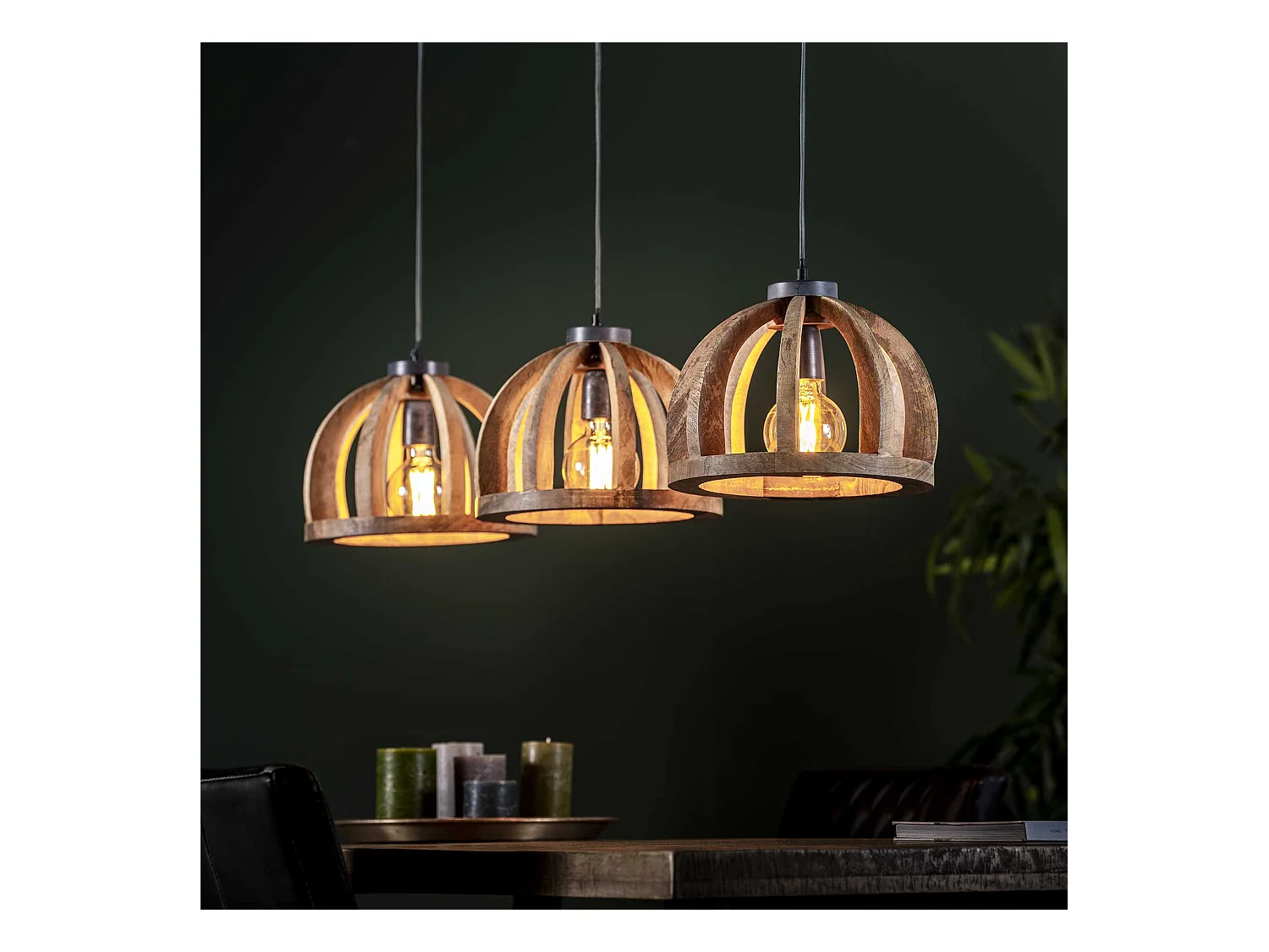 Pendelleuchte aus natürlichem Mangoholz - 3 Lampen - Gebogene Holzstäbe Ø30